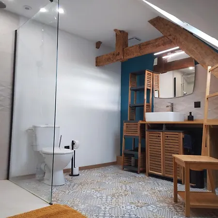 Location 6 Juin 펜션 Commes